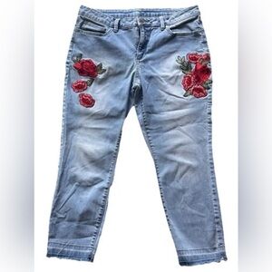 a.n.a  Women’s Jeans Embroidered Roses Cropped Size 12